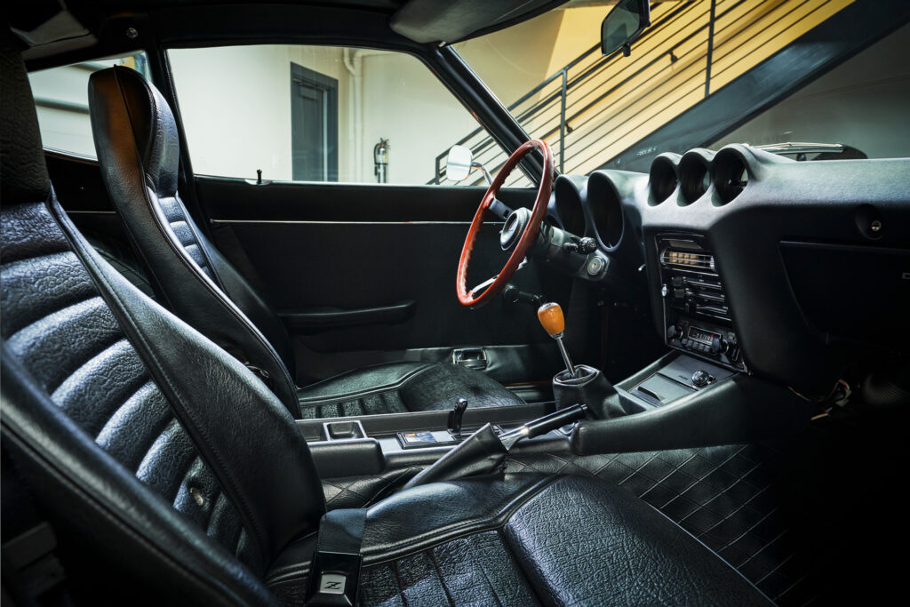 1971 Datsun 240Zd interior